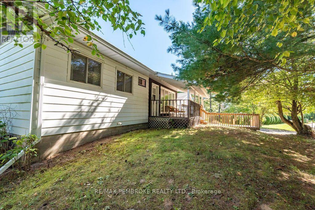 774 PINEGROVE CRESCENT, PETAWAWA, ON K8A 7E4 - Image 474553875.jpeg?d=l