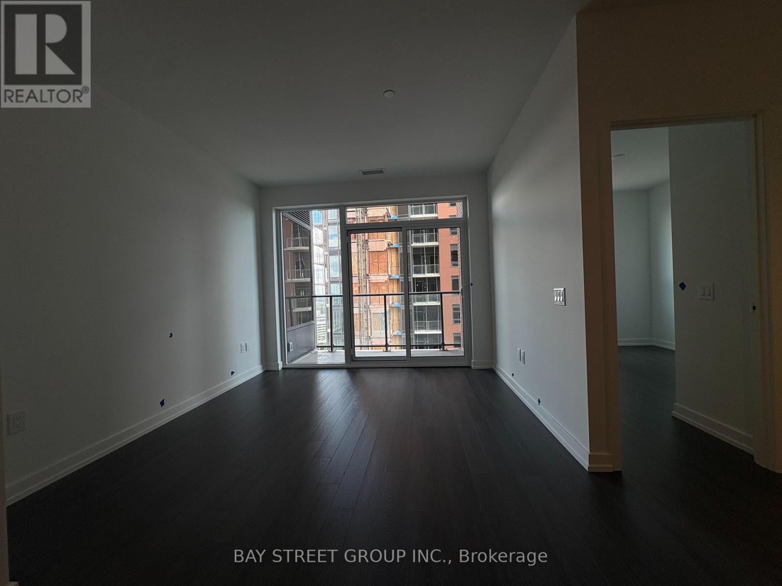 1822 - 4010 EGLINTON AVENUE W