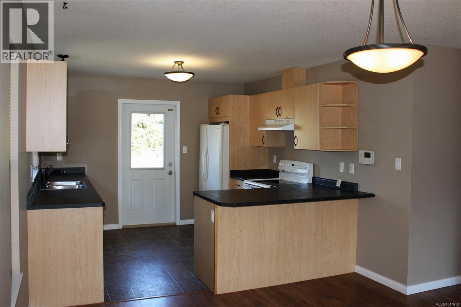 3381 Coniston Cres