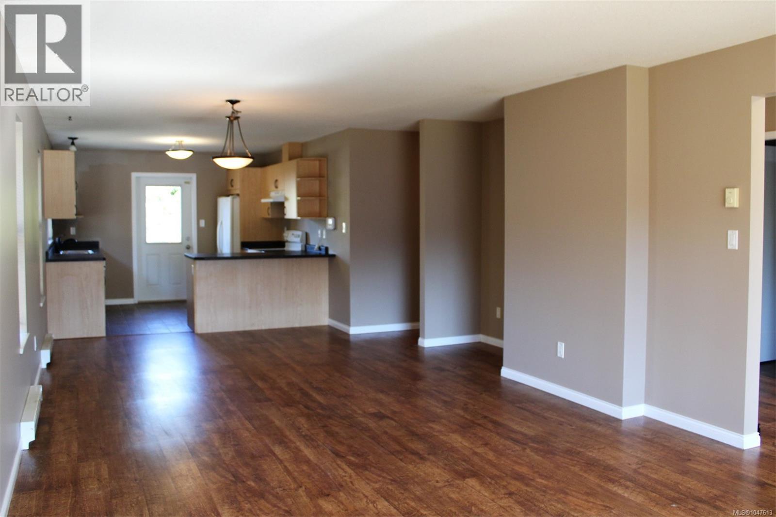 3381 Coniston Cres