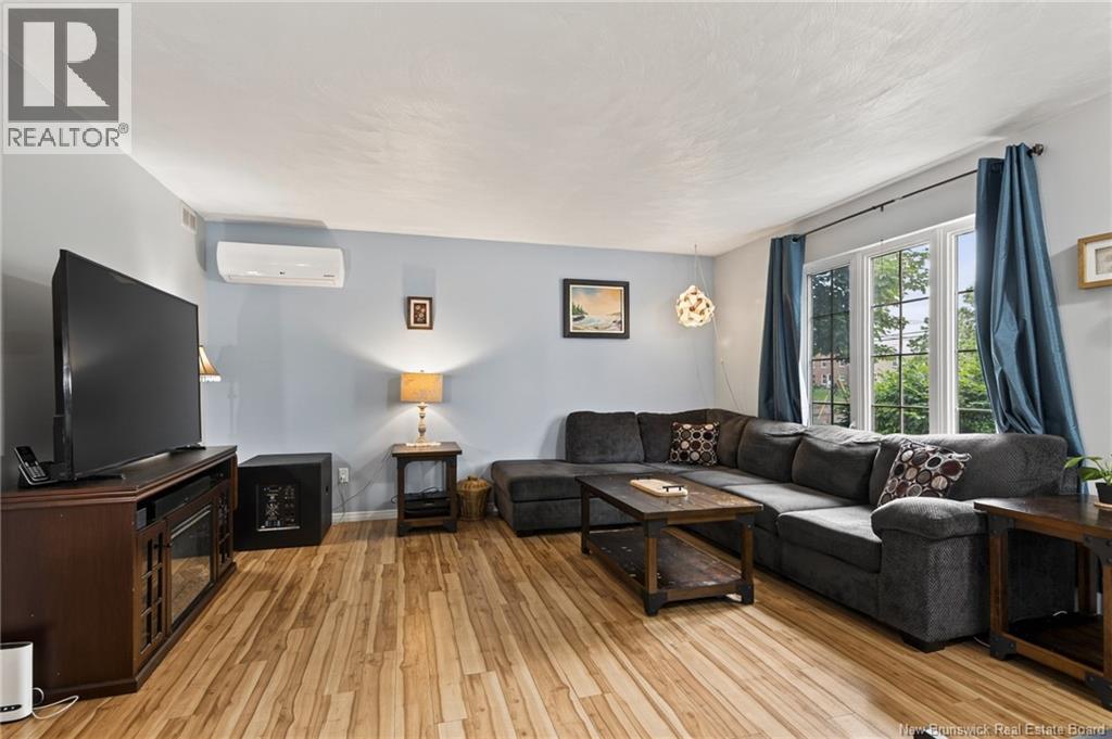 233 Kendra Street - Photo 4