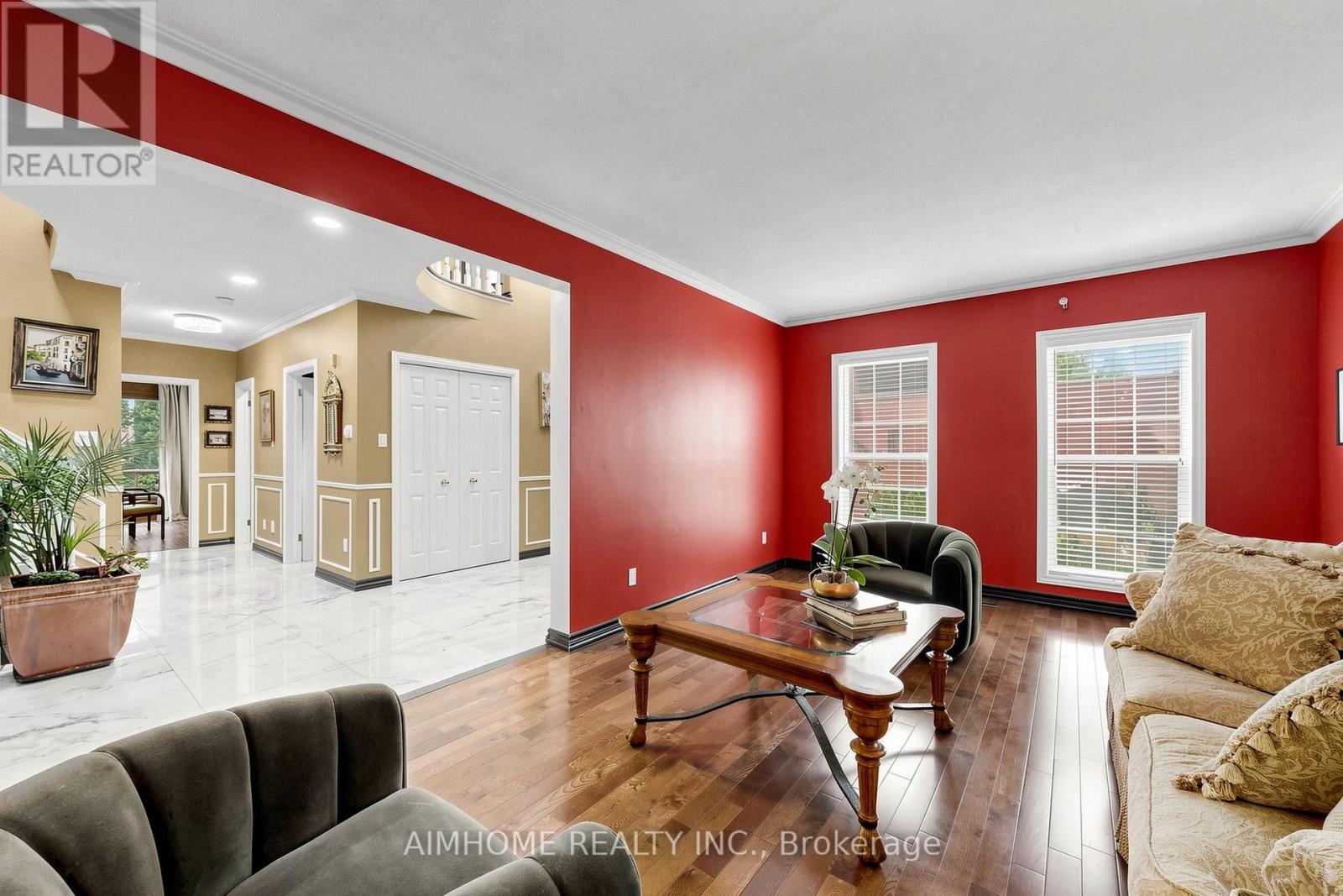 93 CLARINDA DRIVE
