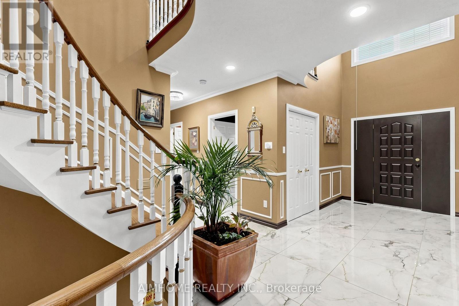 93 CLARINDA DRIVE