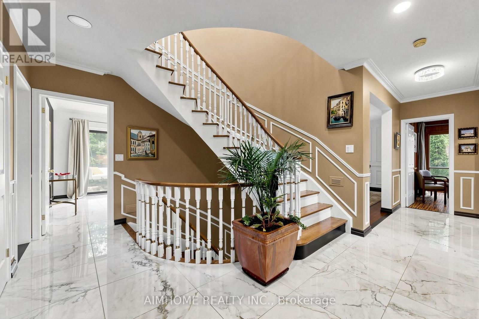 93 CLARINDA DRIVE