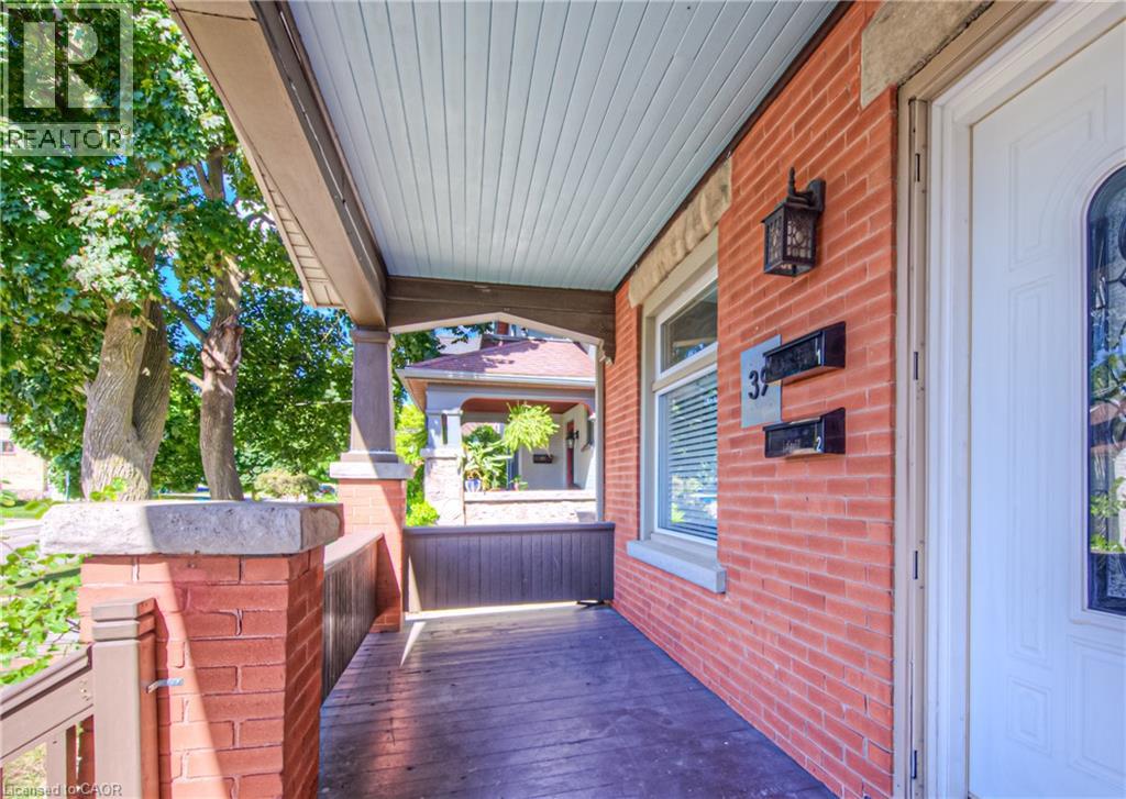 39 CAMERON Street N Unit# 1