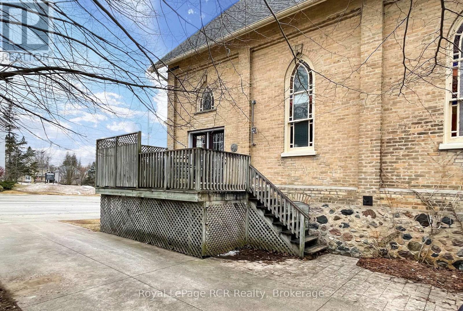 7 PETER STREET S