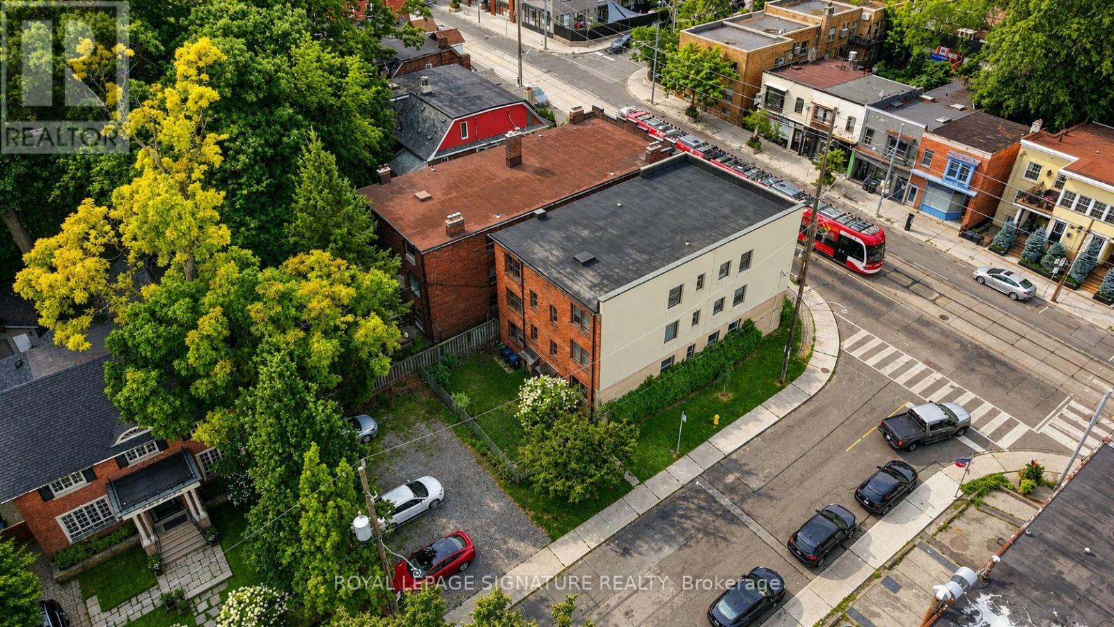 2479 QUEEN STREET E