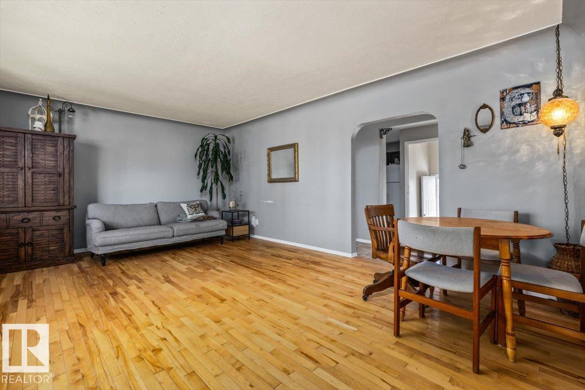 10990 135 ST NW