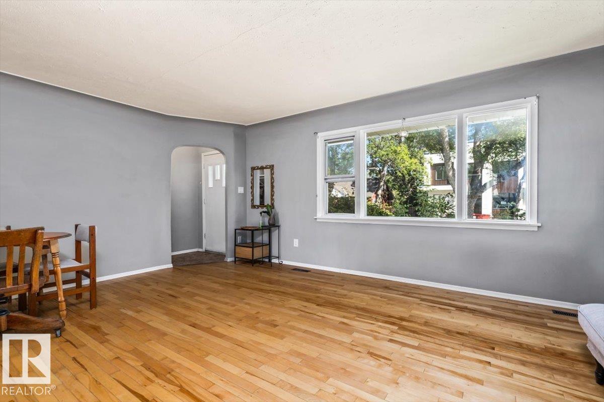 10990 135 ST NW