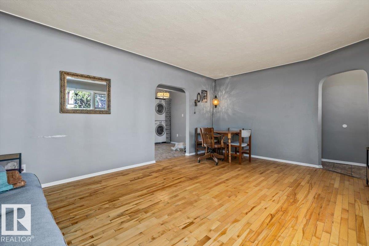 10990 135 ST NW