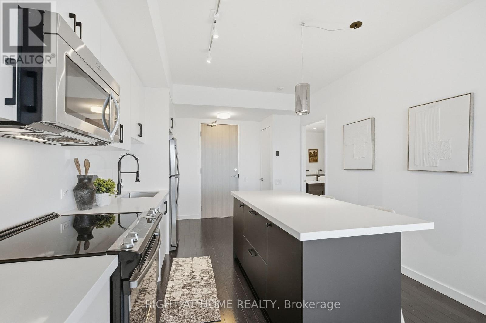 1708 - 390 CHERRY STREET