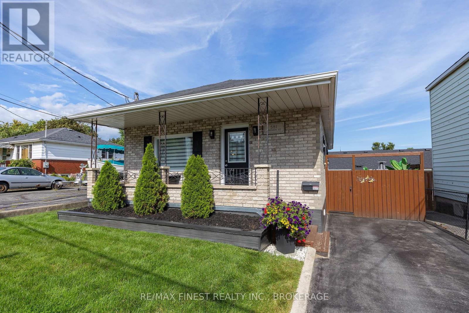 581 DIVISION STREET