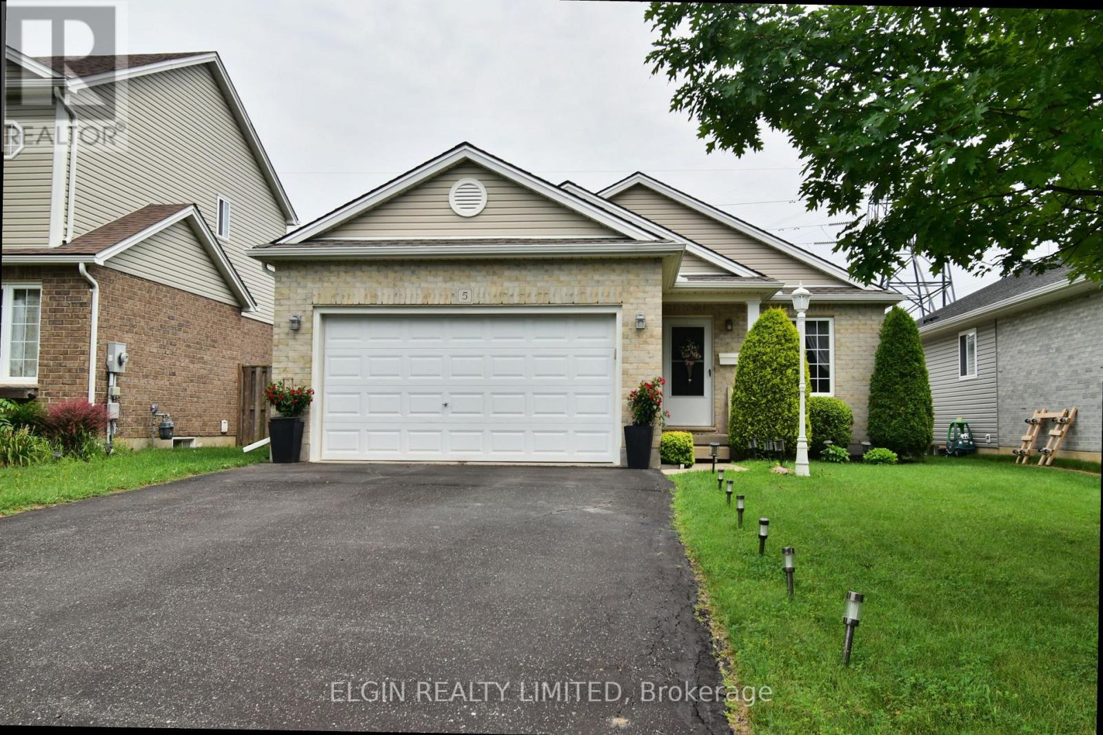 5 HAVENRIDGE COURT