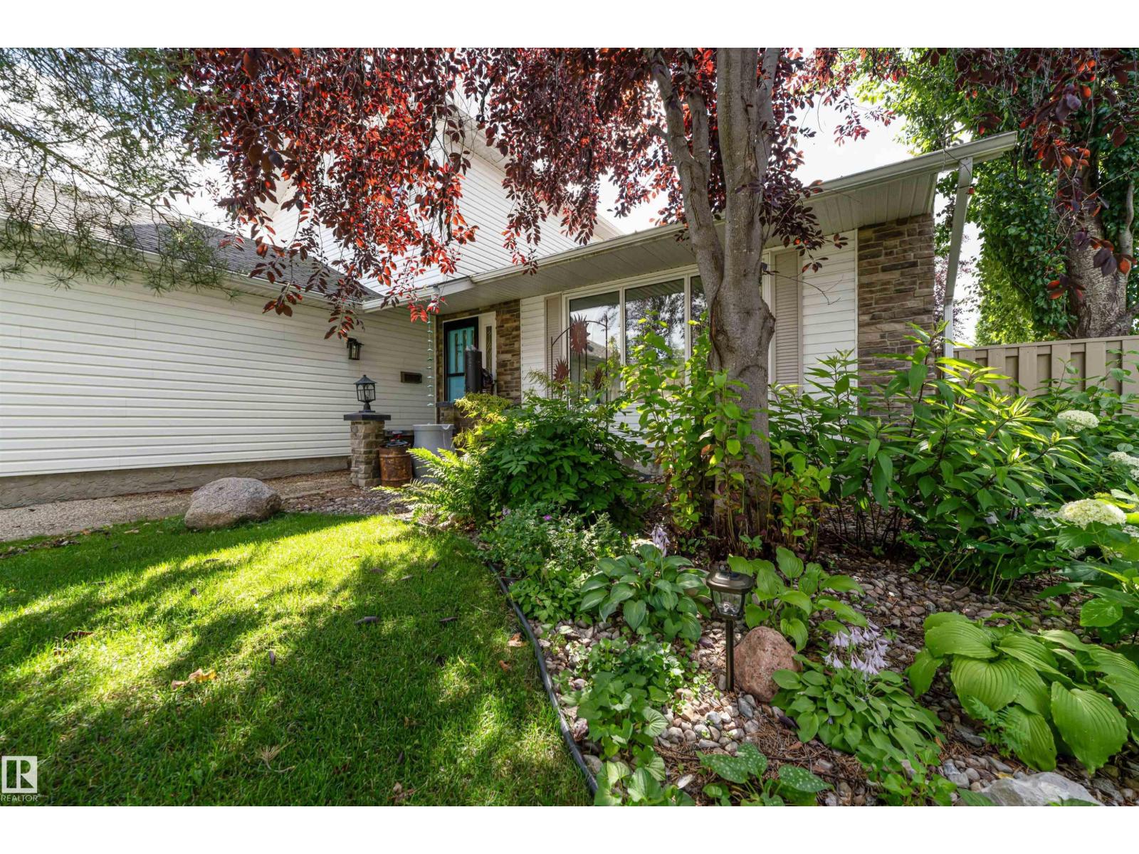 79 WOODSTOCK DR