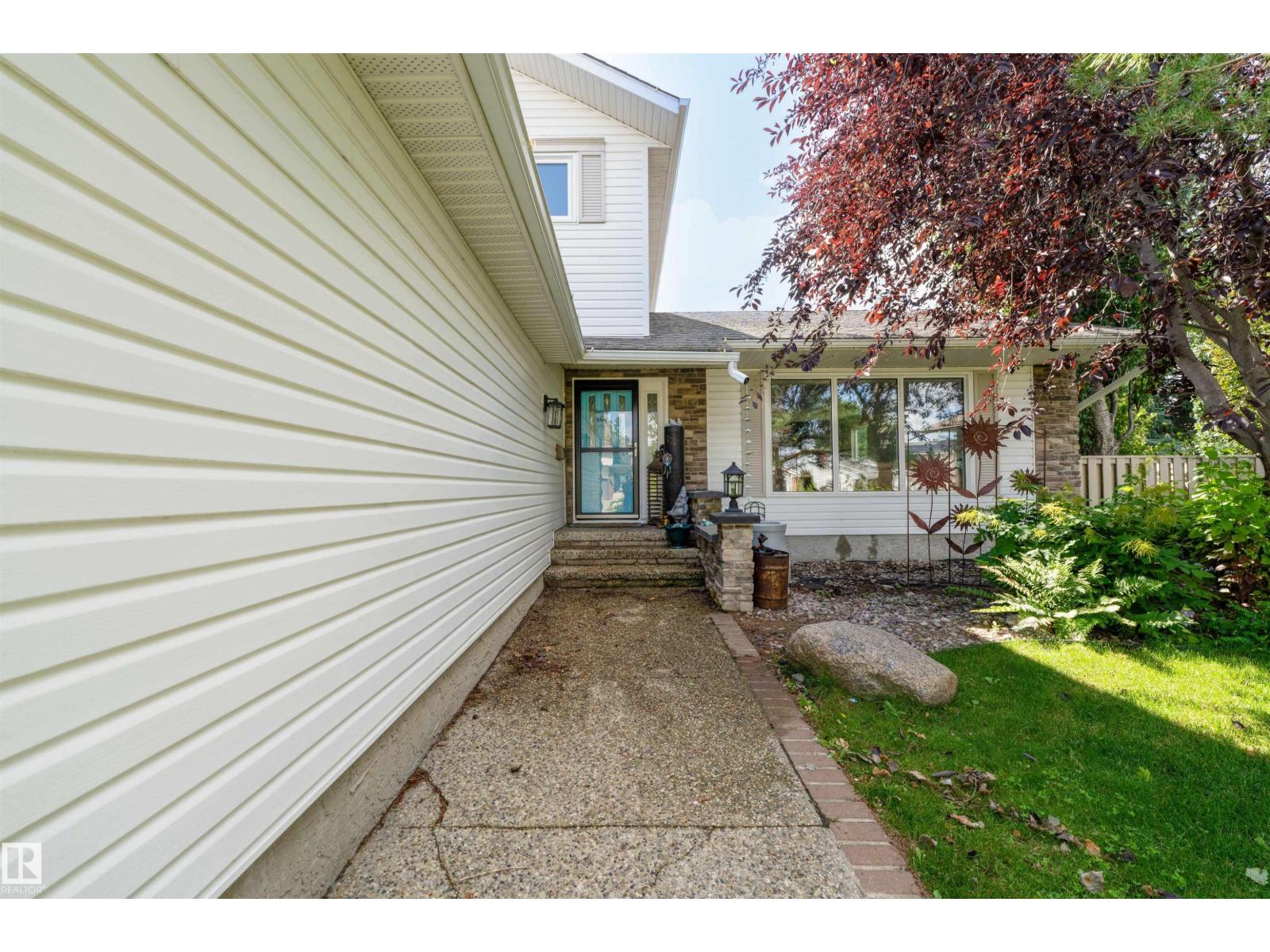 79 WOODSTOCK DR