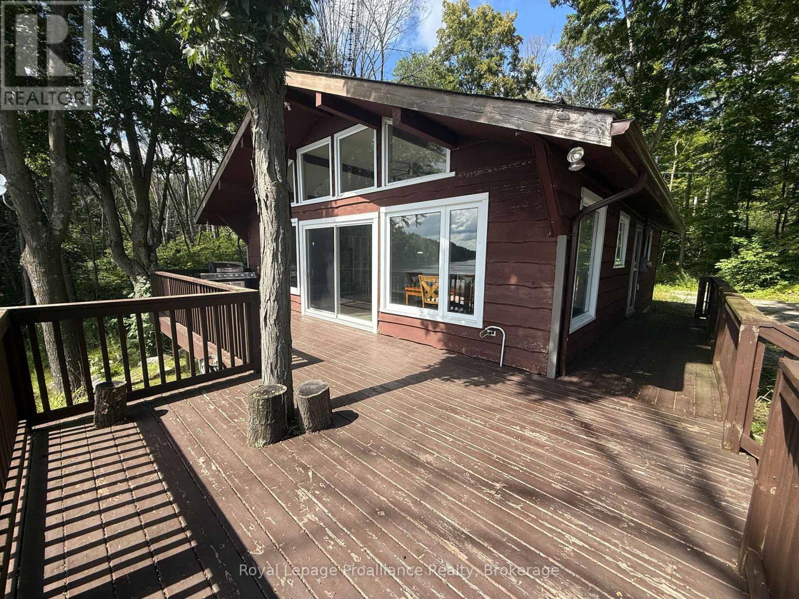 214 LAKEVIEW LANE