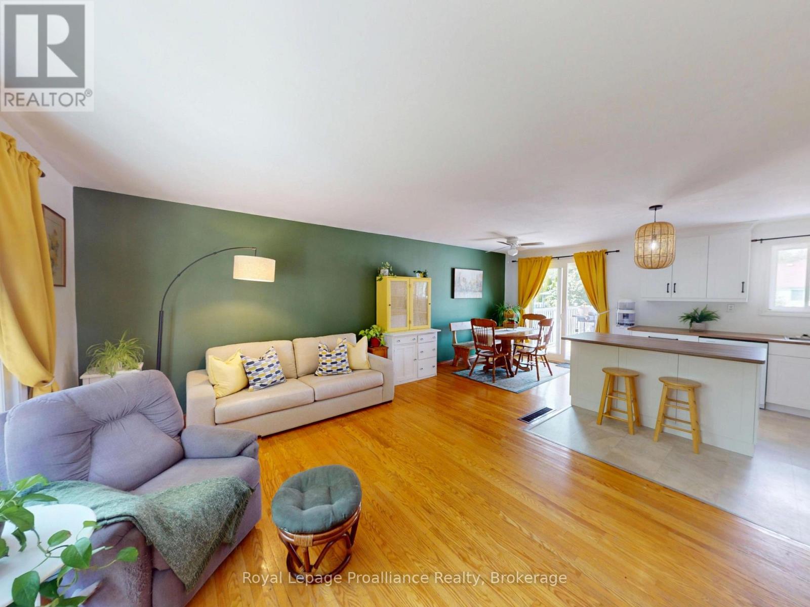 4 RICHMOND GROVE