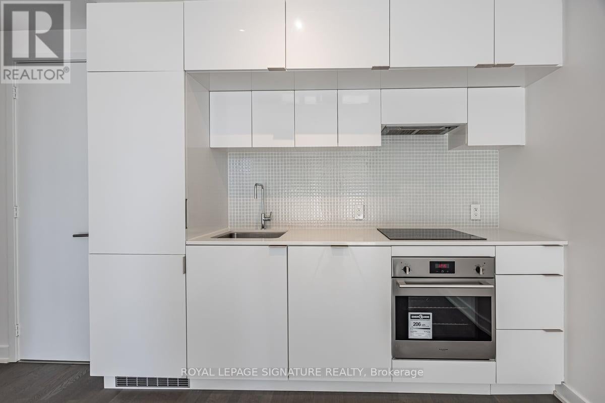 615 - 185 ROEHAMPTON AVENUE