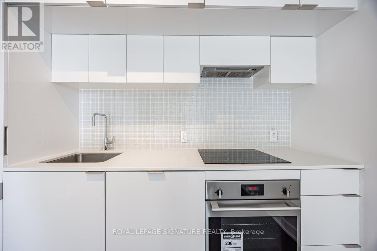 615 - 185 ROEHAMPTON AVENUE