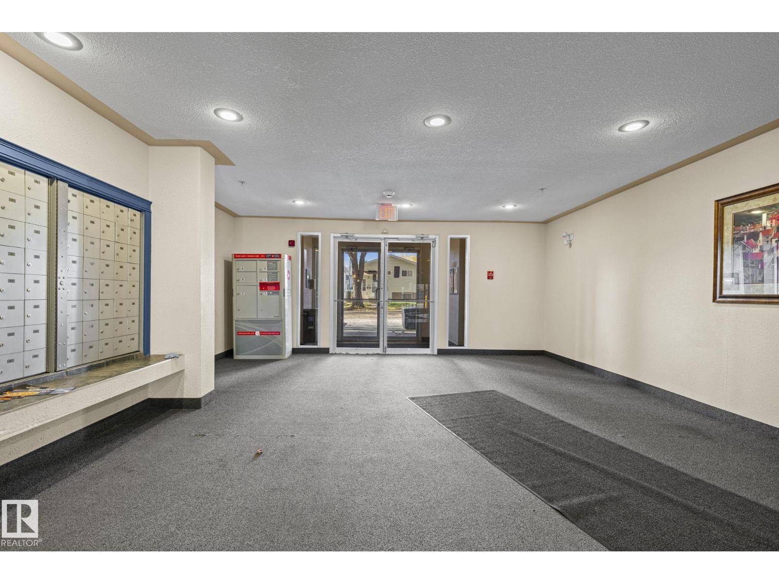 #211 11325 83 ST NW
