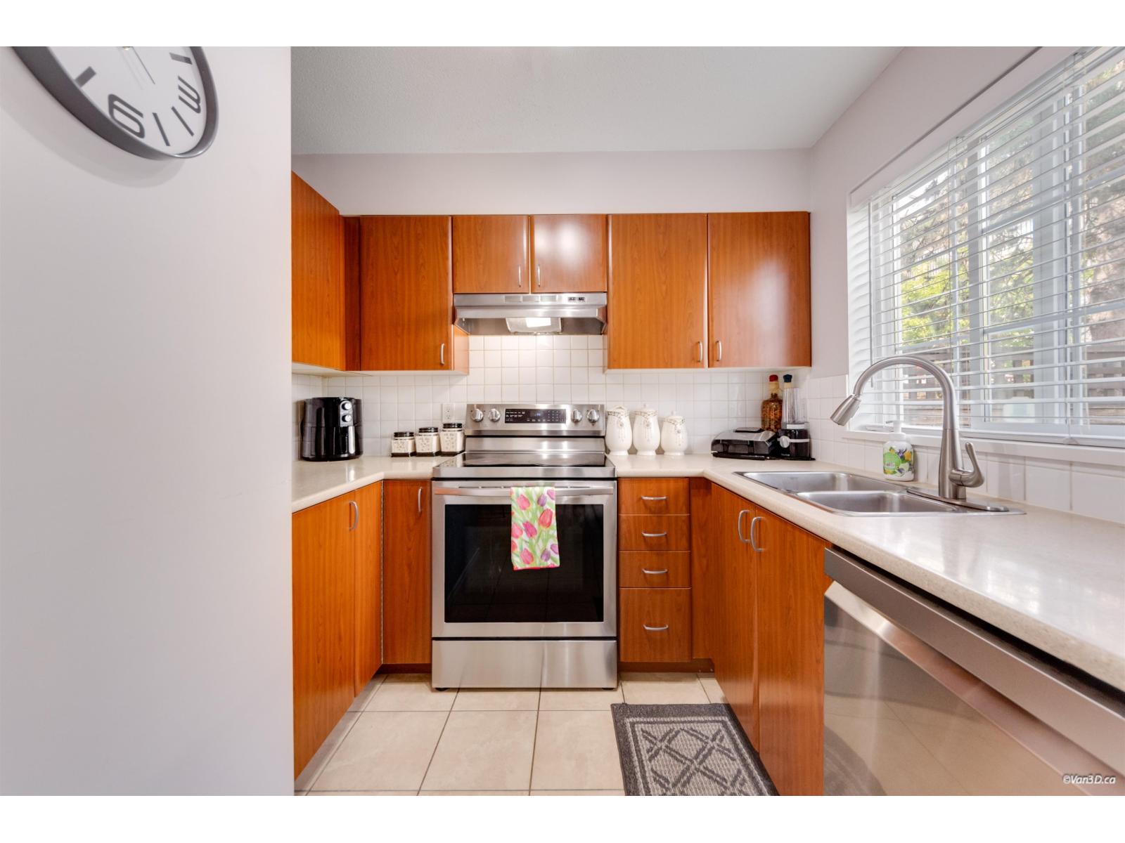 18 14855 100 AVENUE