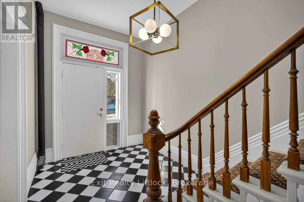 212 BARNARDO AVENUE - Photo 3