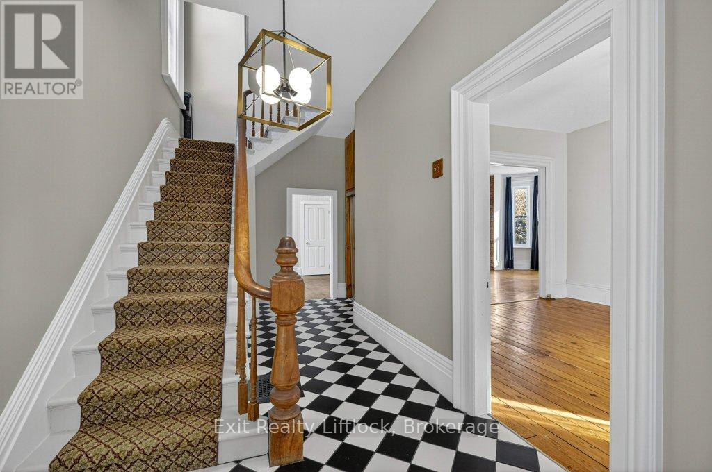 212 BARNARDO AVENUE - Photo 4