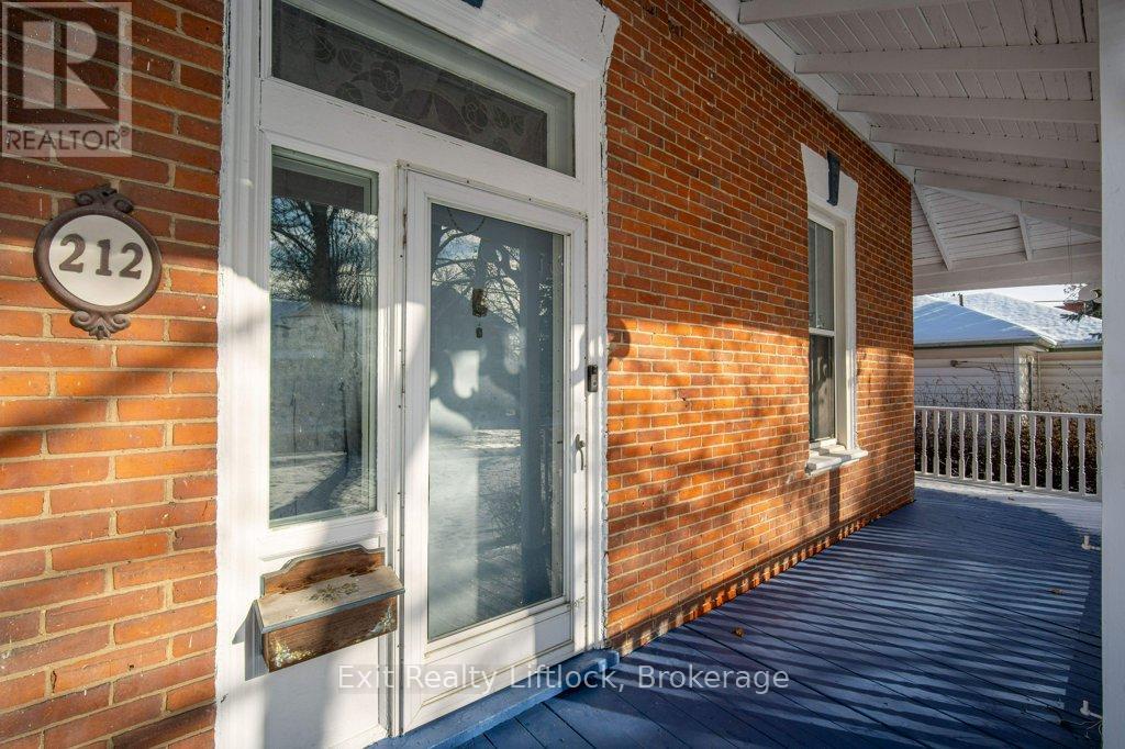212 BARNARDO AVENUE - Photo 2