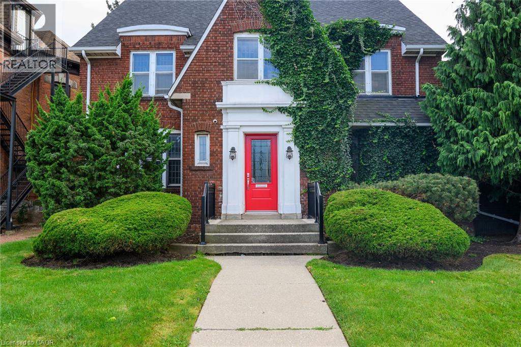 414 MAIN Street E