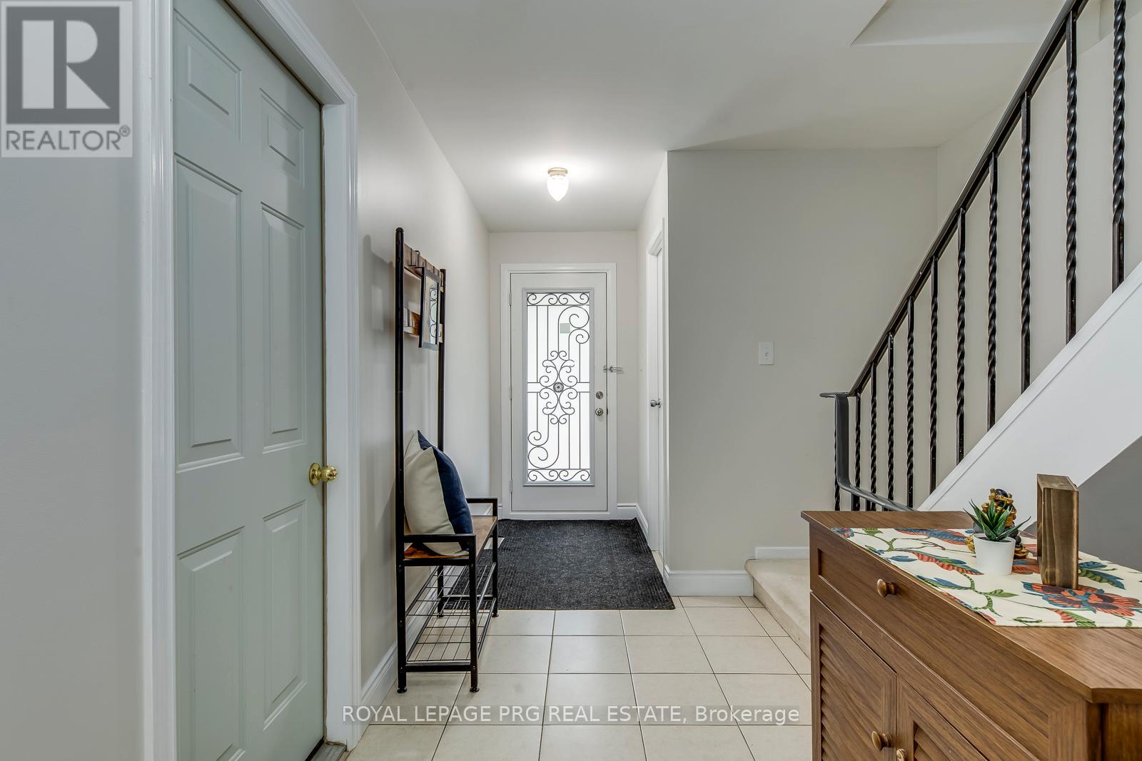 17 NEW PORT WAY