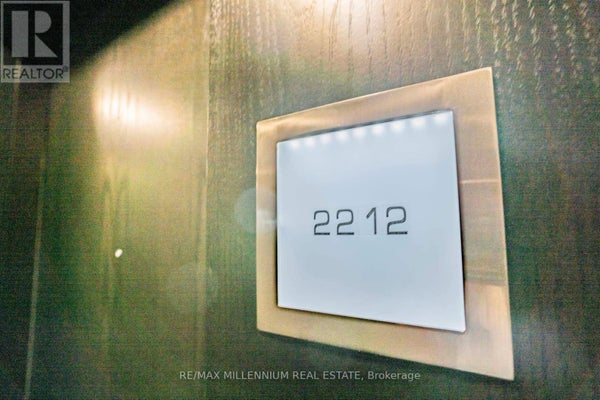 2212 - 770 Bay St, Toronto (Bay Street Corridor), ON 3