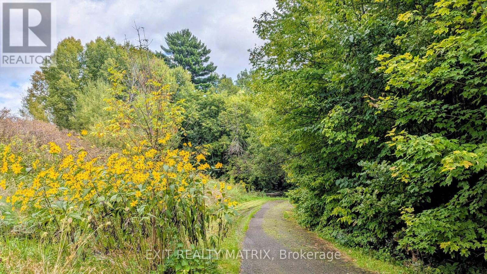 270 FERNLEAF CRESCENT - Photo 3