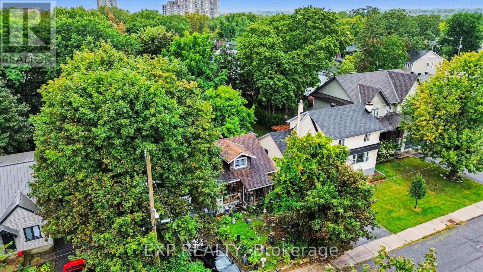 252 COWLEY AVENUE