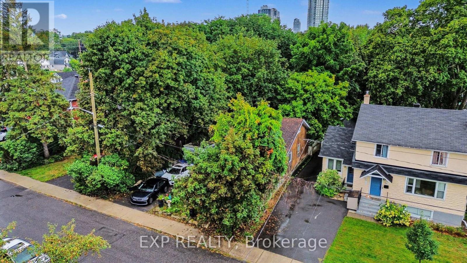 252 COWLEY AVENUE