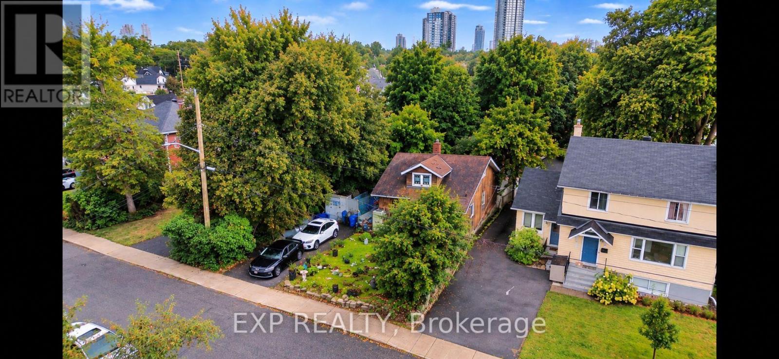 252 COWLEY AVENUE