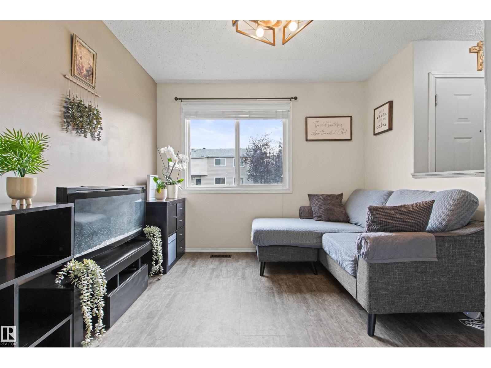 #64 3221 119 ST NW