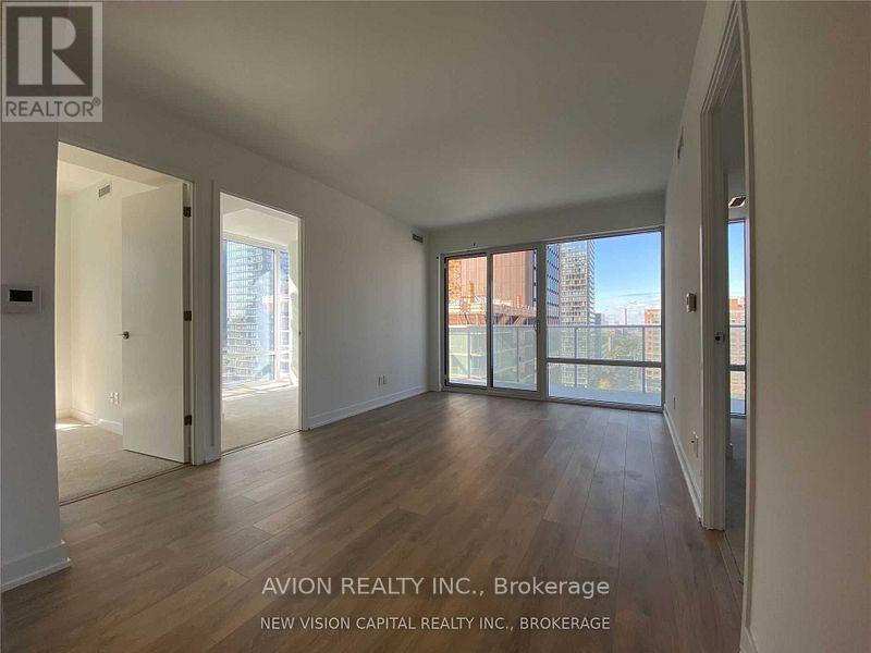 1112 - 501 YONGE STREET
