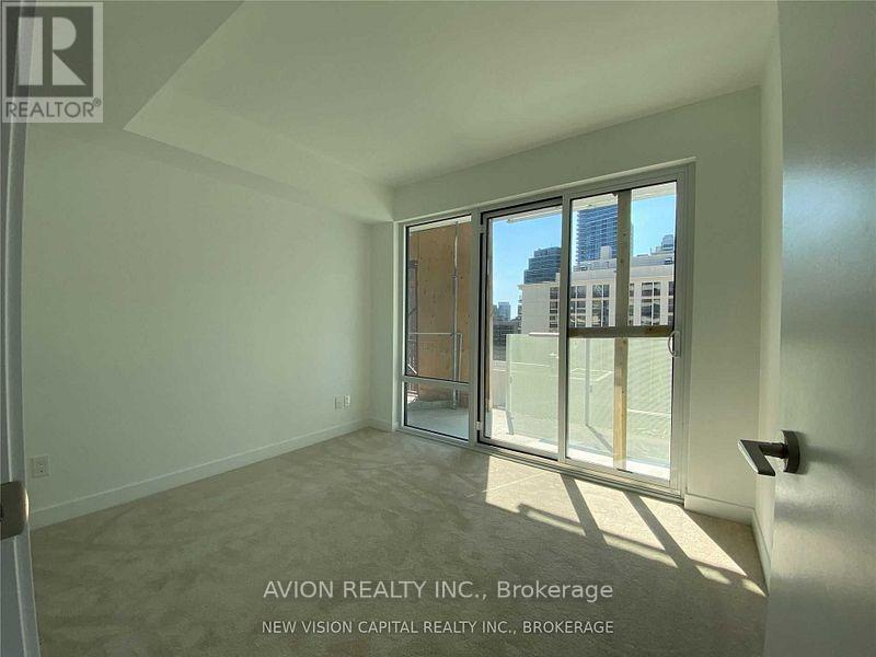1112 - 501 YONGE STREET