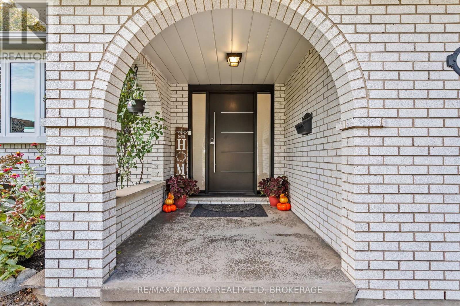 31 JESSICA DRIVE