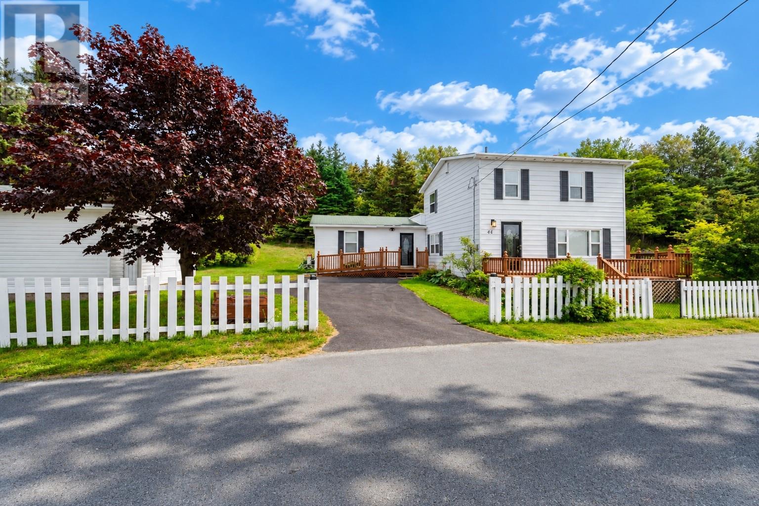44 Middle Arm Road