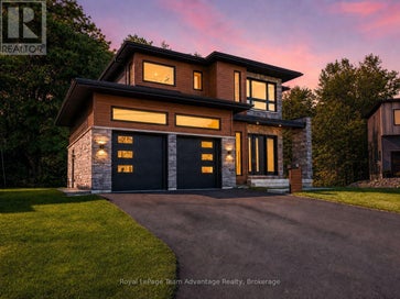 53 DENNIS DRIVE Parry Sound ON P2A 0E4