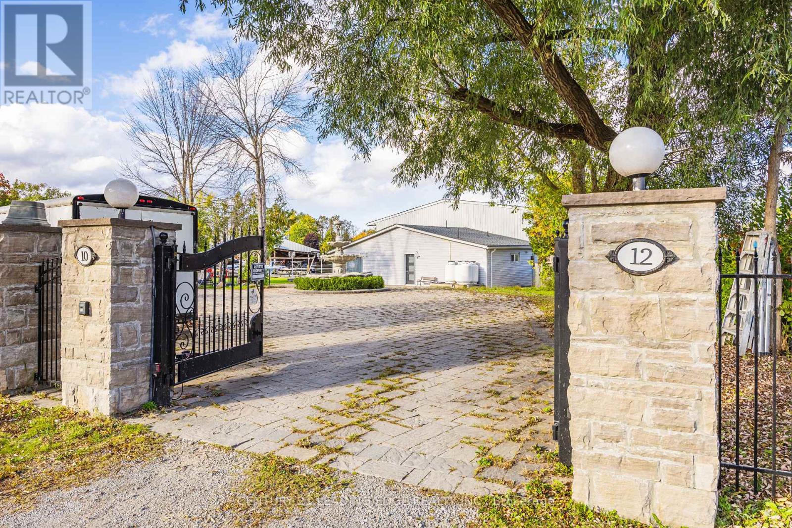 8 MAC AVENUE