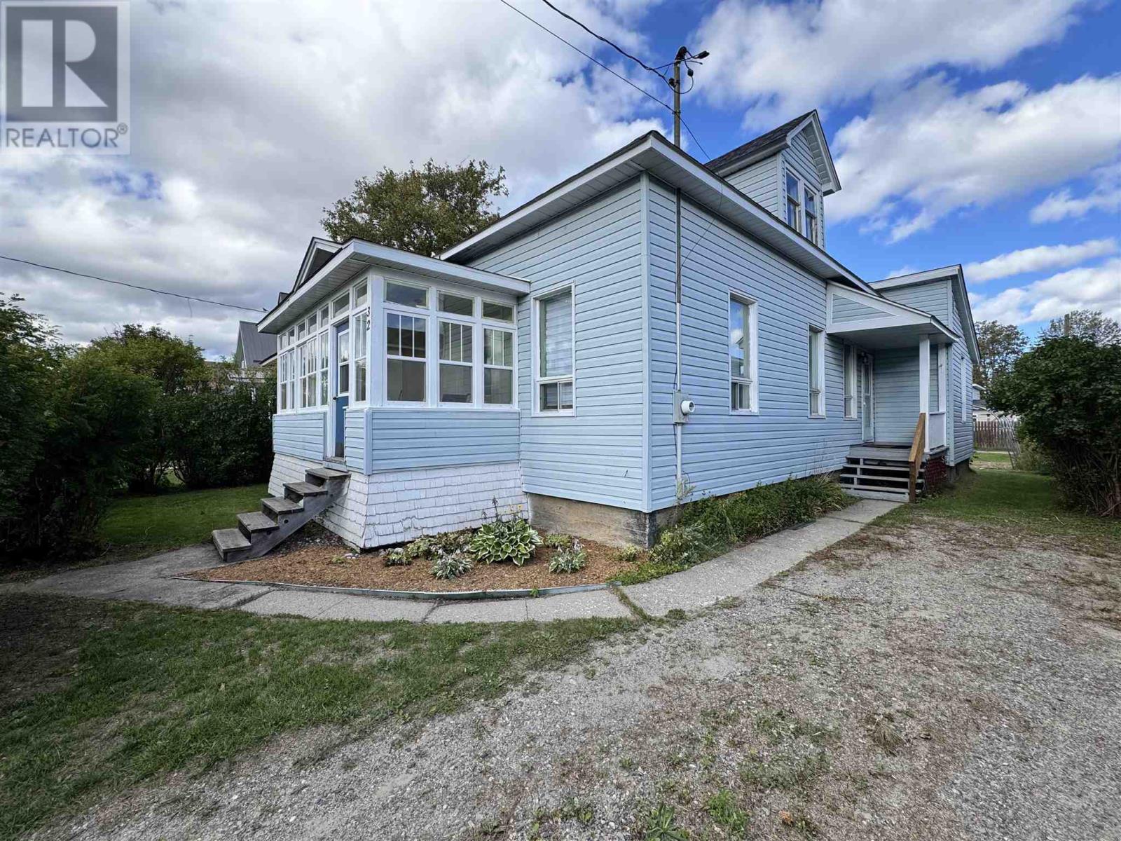 32 Aberdeen ST - Photo 3