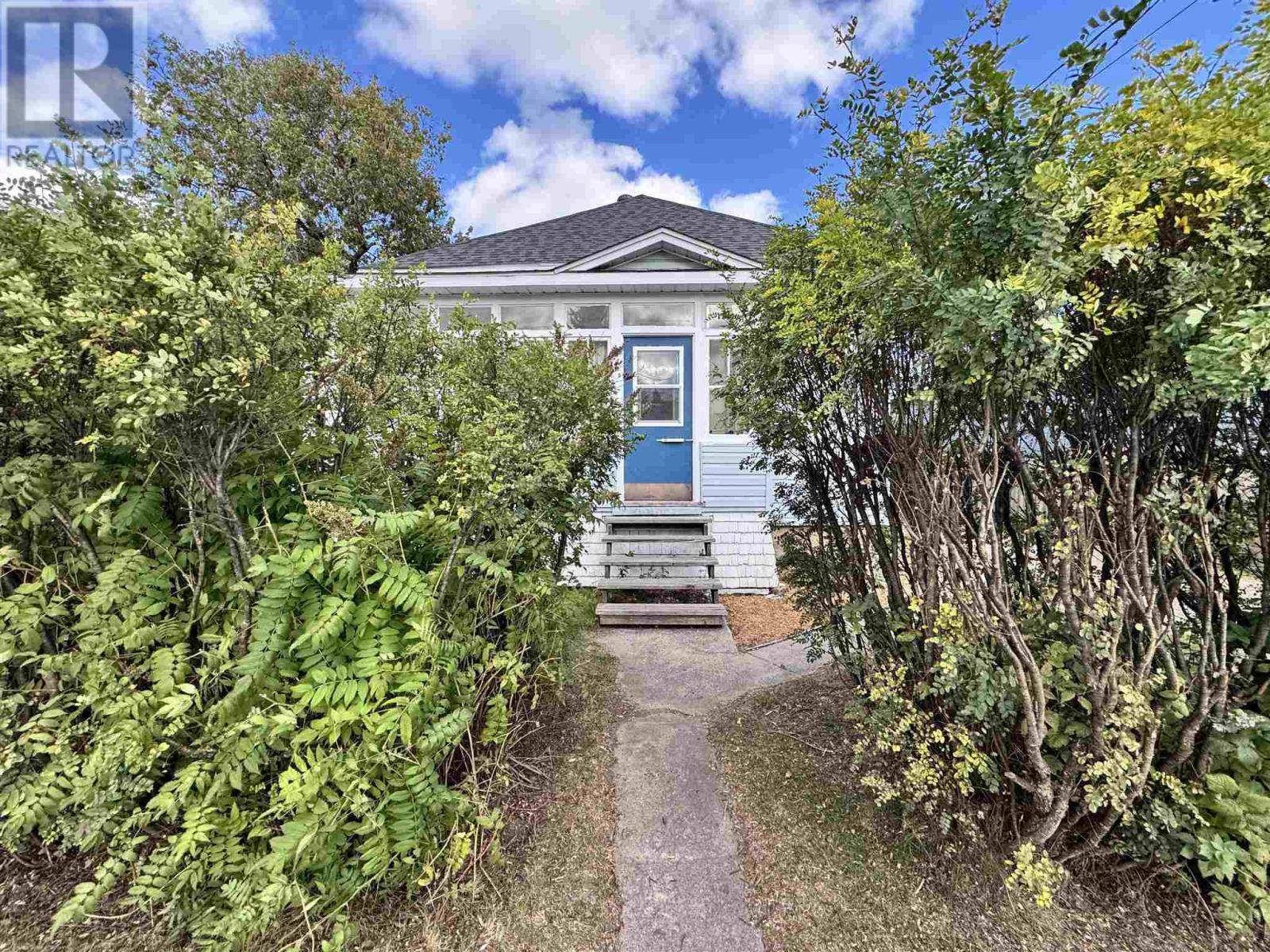 32 Aberdeen ST - Photo 2