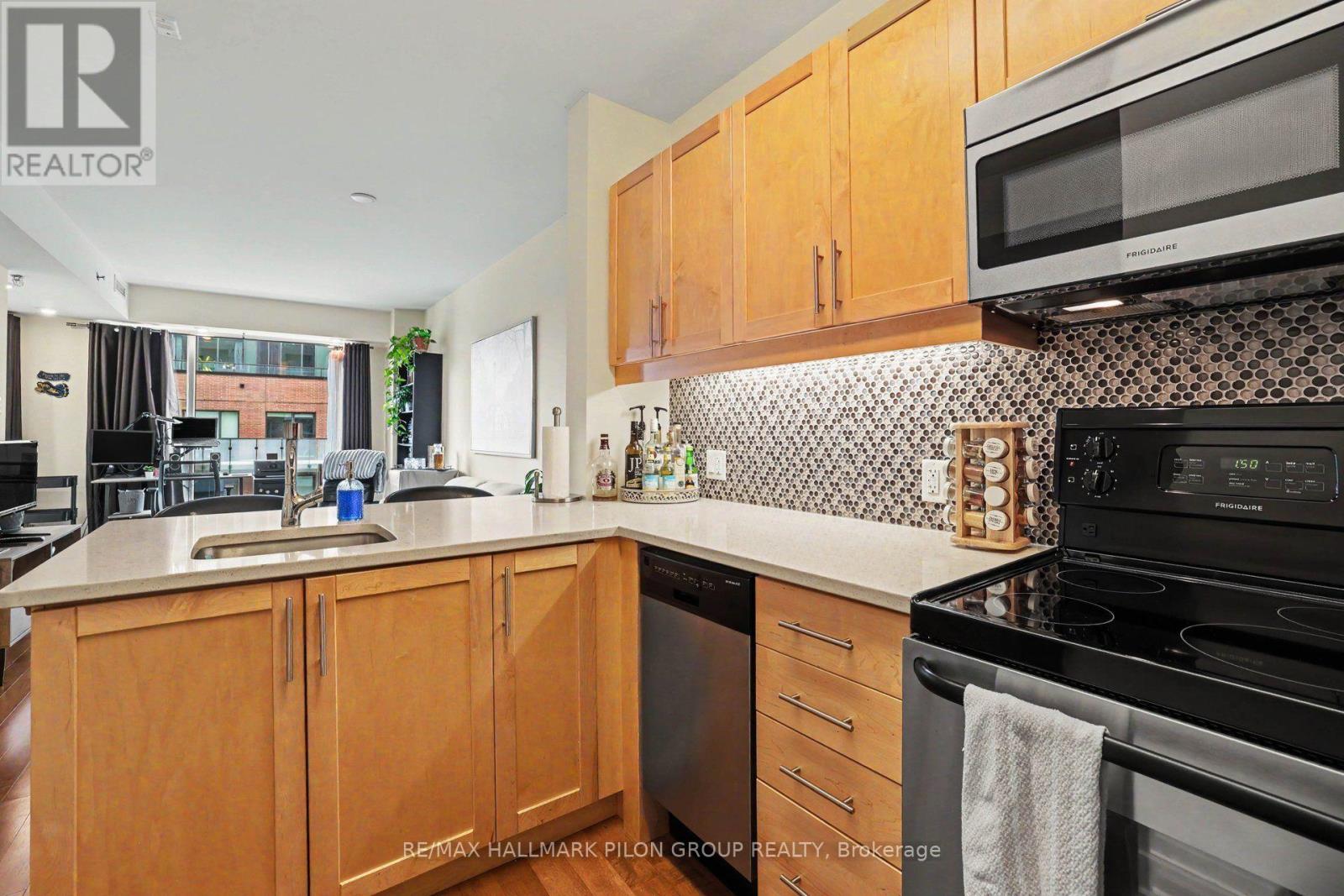 619 - 300C LETT STREET