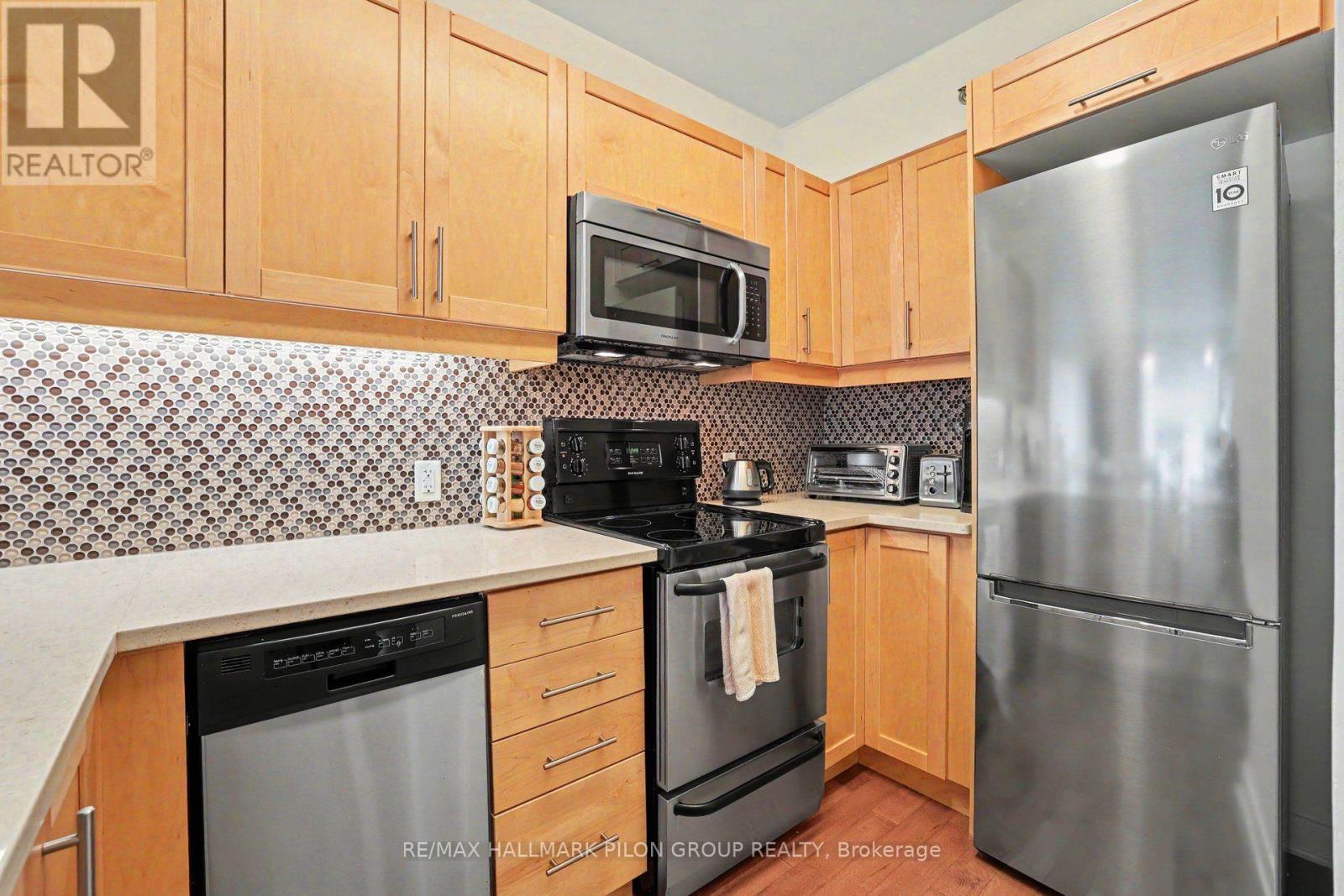 619 - 300C LETT STREET