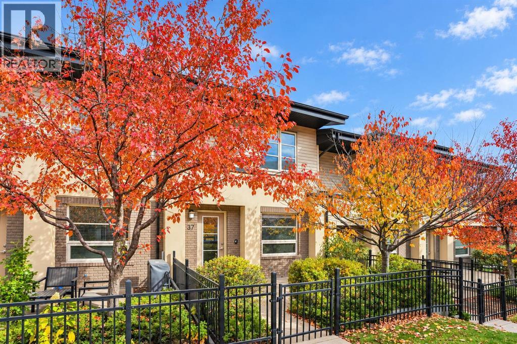 37 Aspen Hills Common SW
