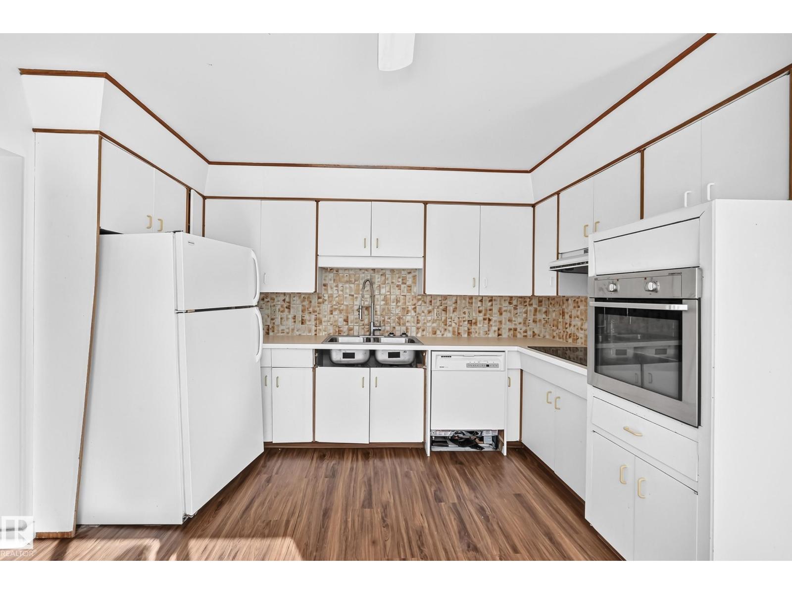 4008 124 ST NW