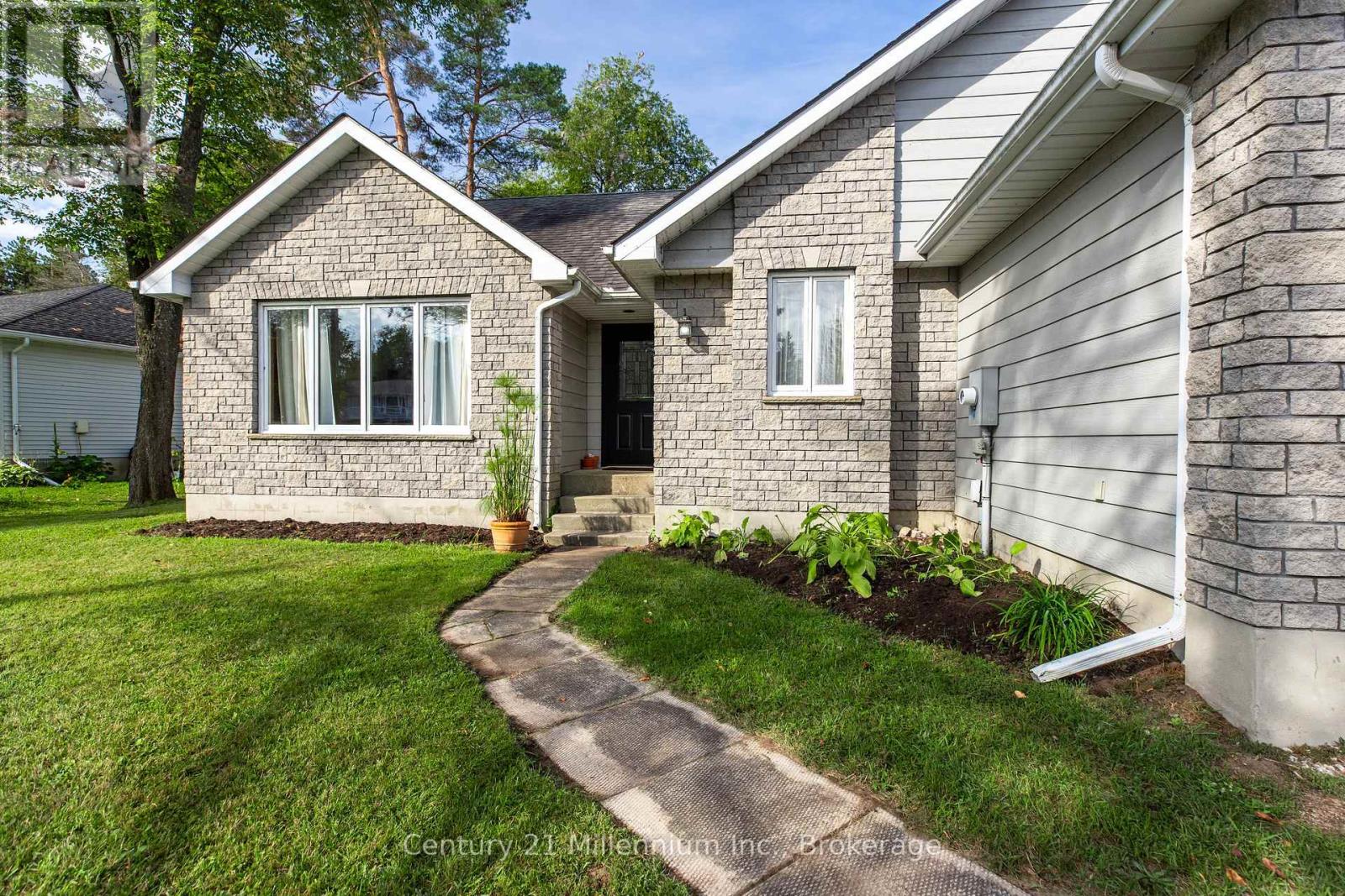 103 DORENA CRESCENT