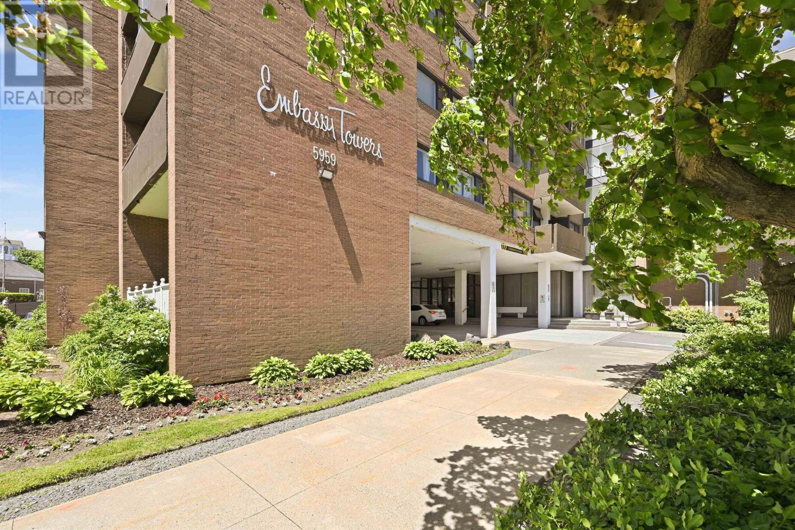 210 5959 Spring Garden Road - Photo 2